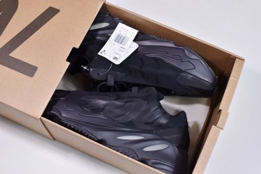 Adidas Yeezy Boost 700 MNVN "Triple Black" Triple Black FV4440