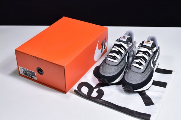 Sacai x Nike LVD Waffle Daybreak "Dark Grey" Black White BV0073-001