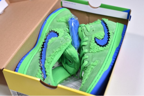 Grateful Dead x Nike SB Dunk "Green Bear" Green Blue CJ5378-300